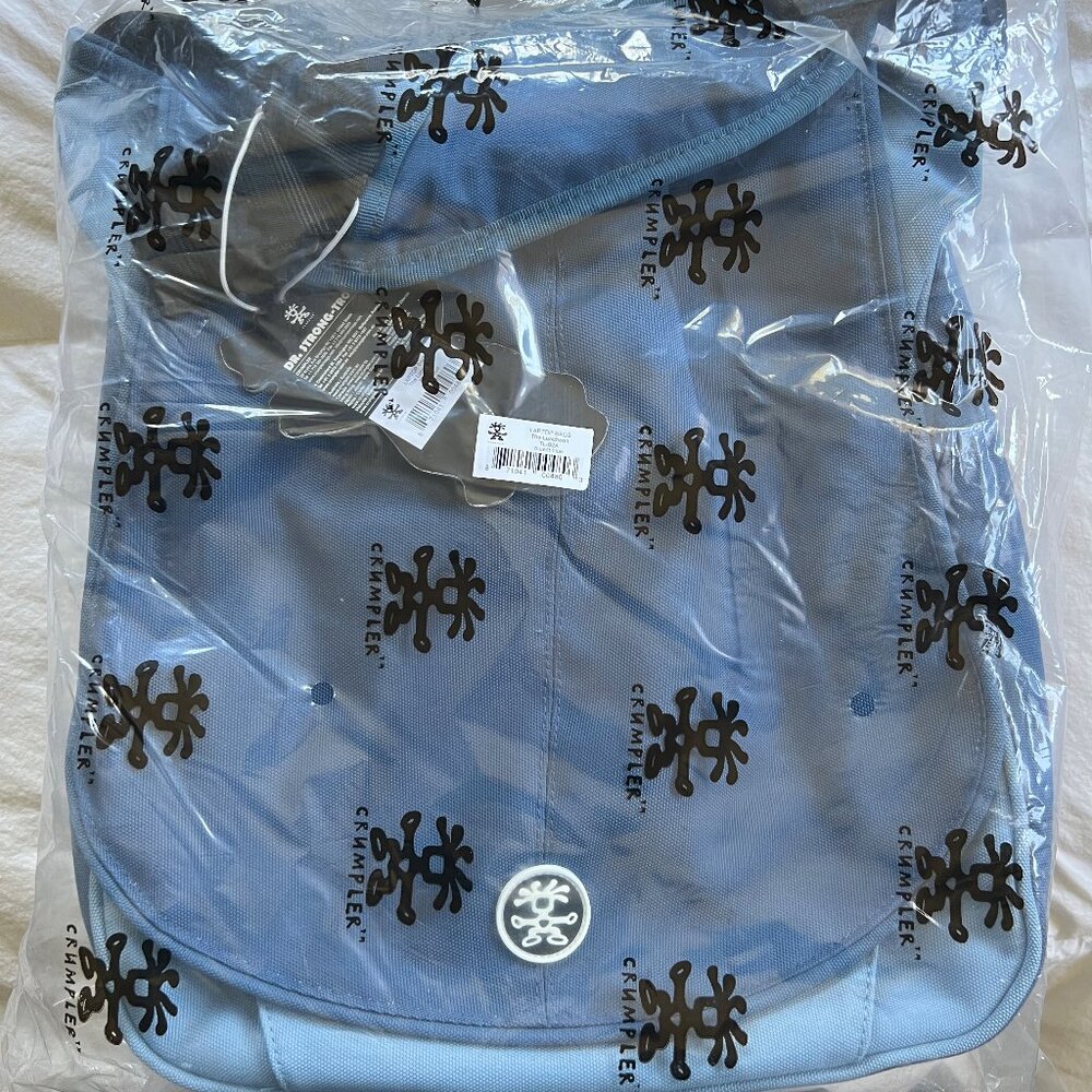 NWT vintage Crumpler (Australian) "The Luncheon" 15" laptop bag in blue